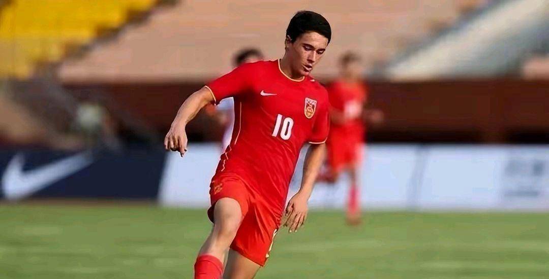 亚洲大赛现场火爆，球员尽展实力