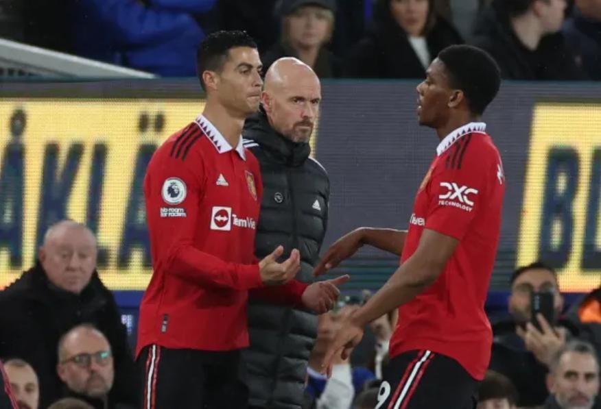 马夏尔梅开二度，曼联-胜利兹晋级半决赛！