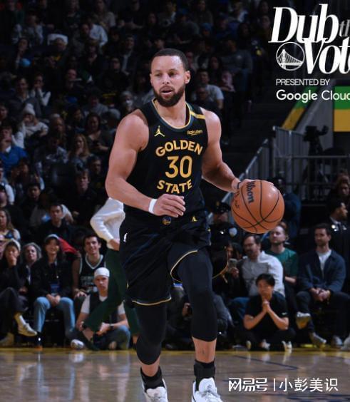 热火主场失利，勇士后卫库里再度爆发砍下高分的简单介绍