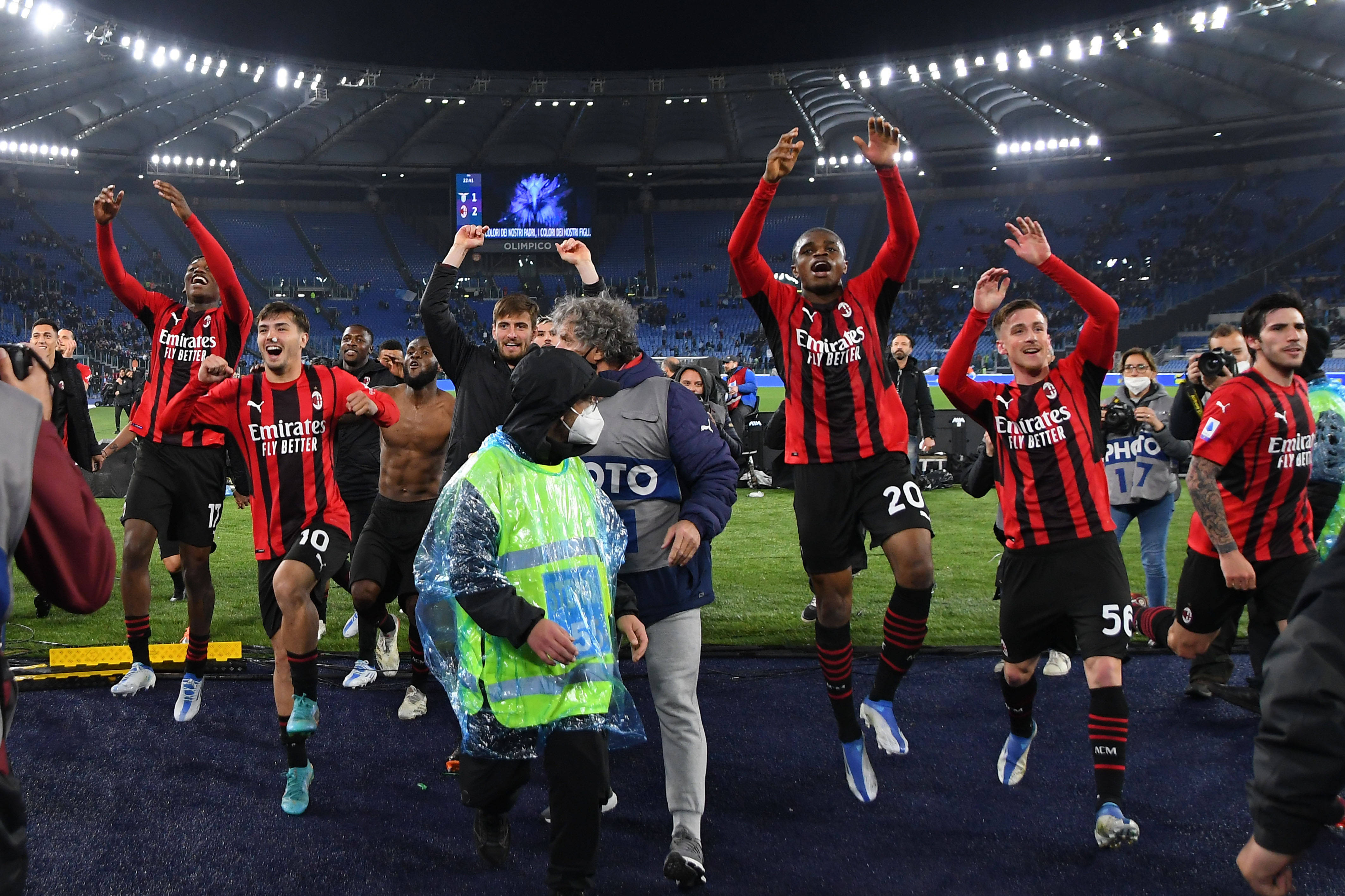 包含爱尔兰联赛联赛冠军争夺激烈展开的词条