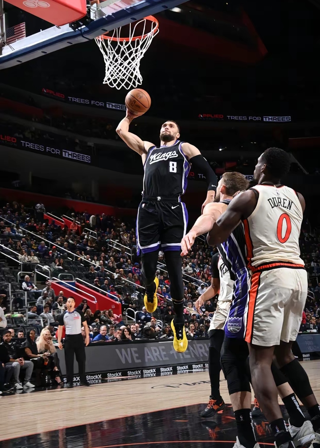 包含国王队新秀连续砍+，崭露头角！的词条