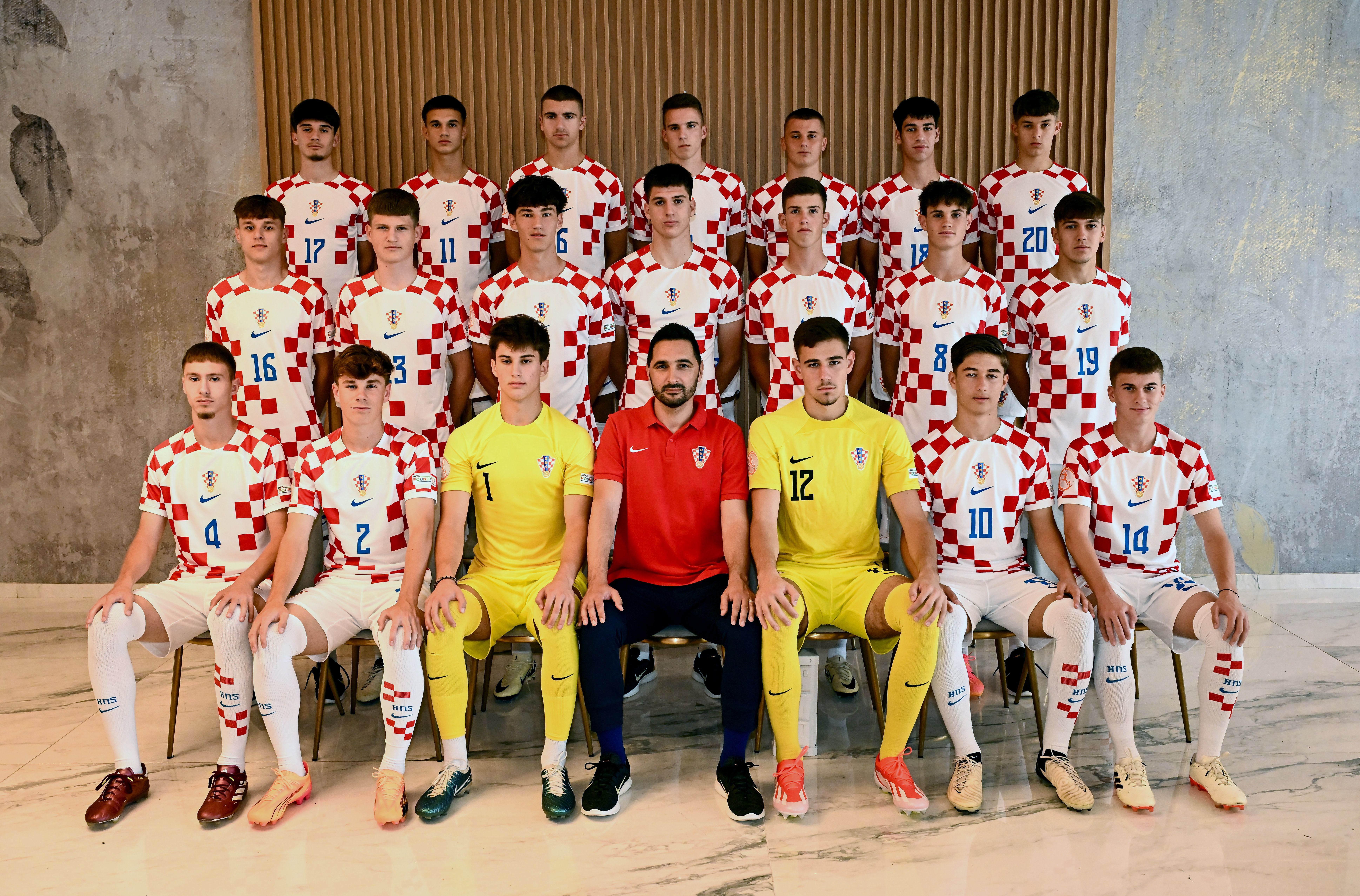 克罗地亚国家队晋级欧洲锦标赛资格赛的简单介绍