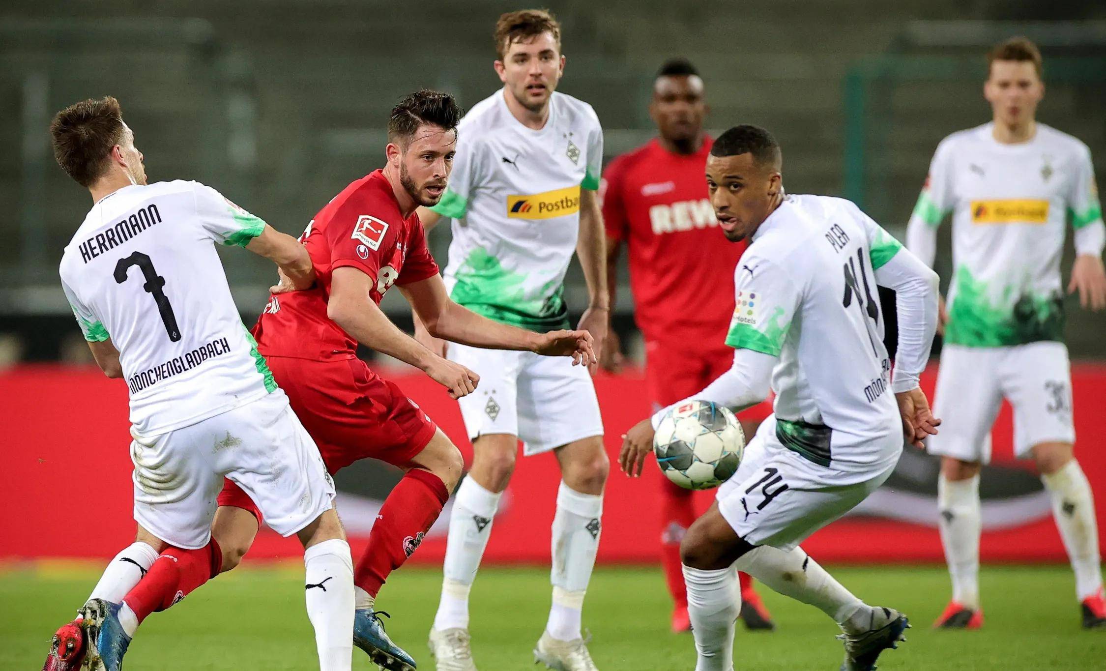 荷兰劲旅阿贾克斯在欧洲比赛中击败对手