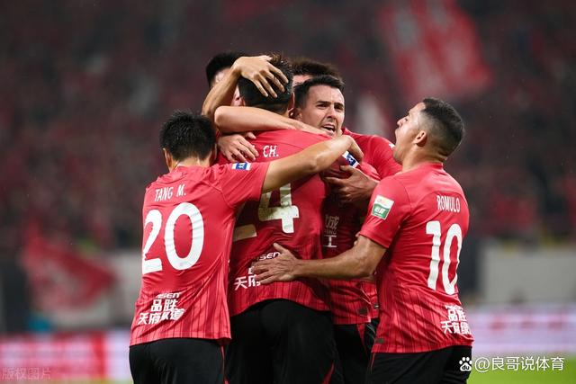 上海上港实现三连胜，力压对手领跑中超赛场的简单介绍