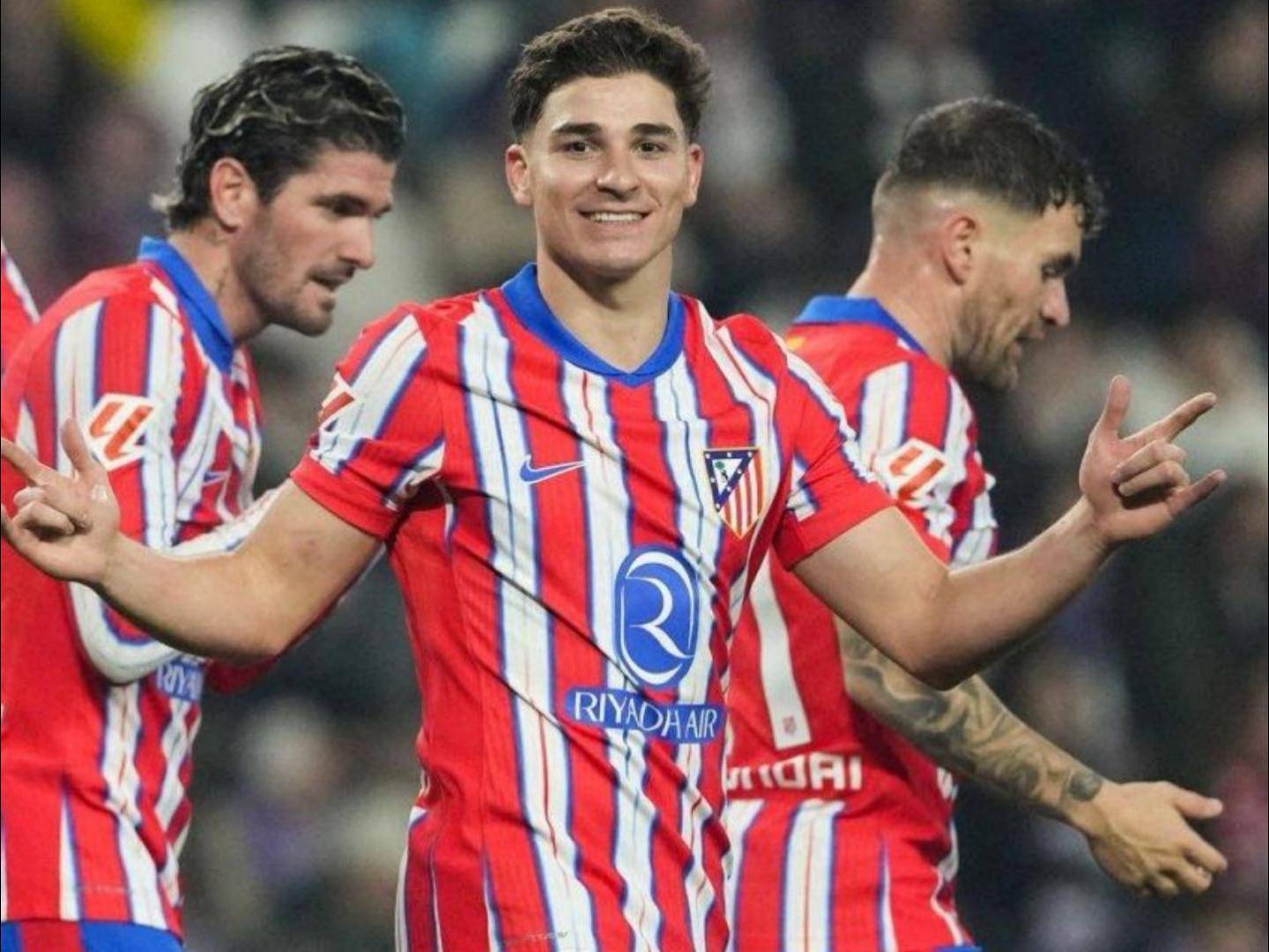 包含马竞逆转巴拉多利德，苏亚雷斯梅开二度助球队登顶的词条