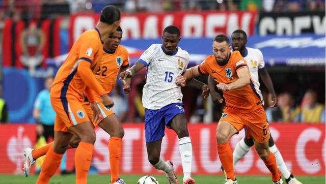 荷兰队首轮惨败，提前出局遗憾失利