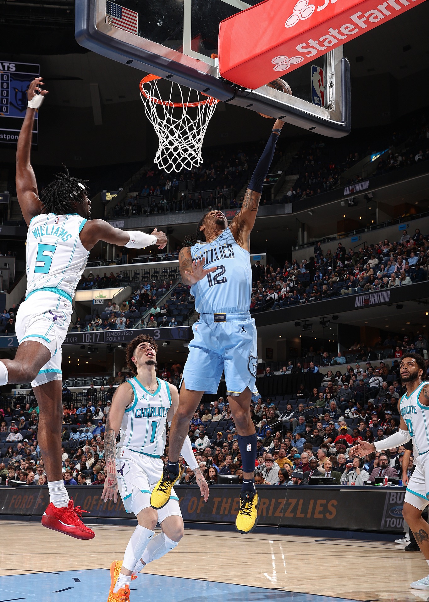 黄蜂不敌尼克斯，莫里斯全场砍下21分的简单介绍