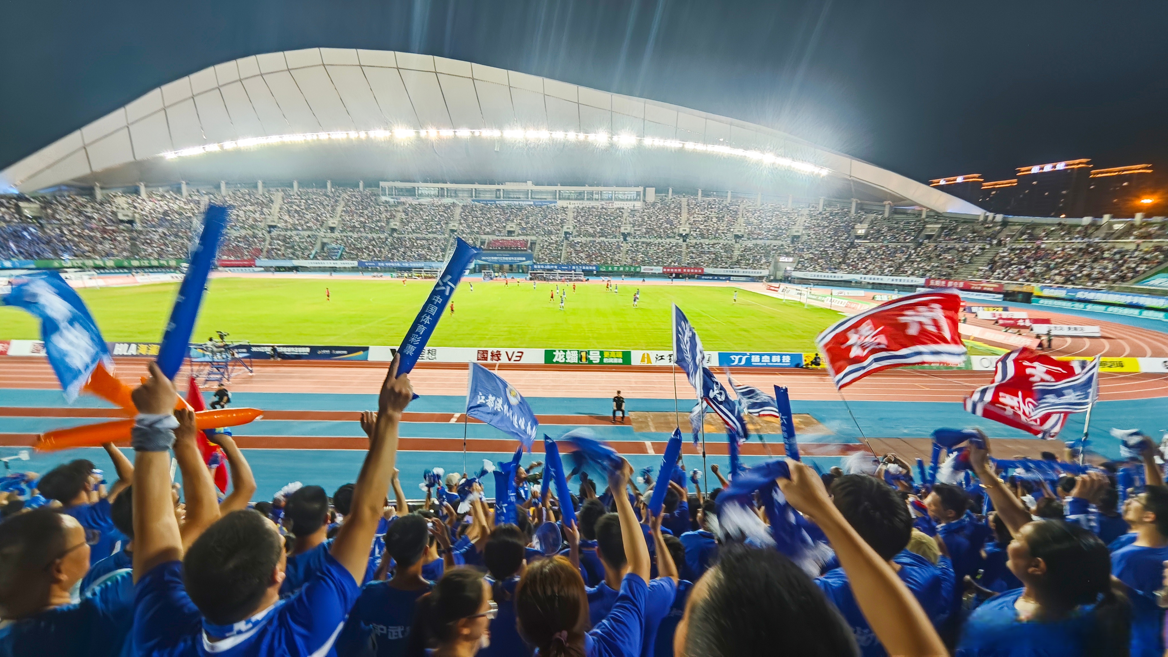 热血沸腾！足球盛事第一手报道！全面解读！的简单介绍