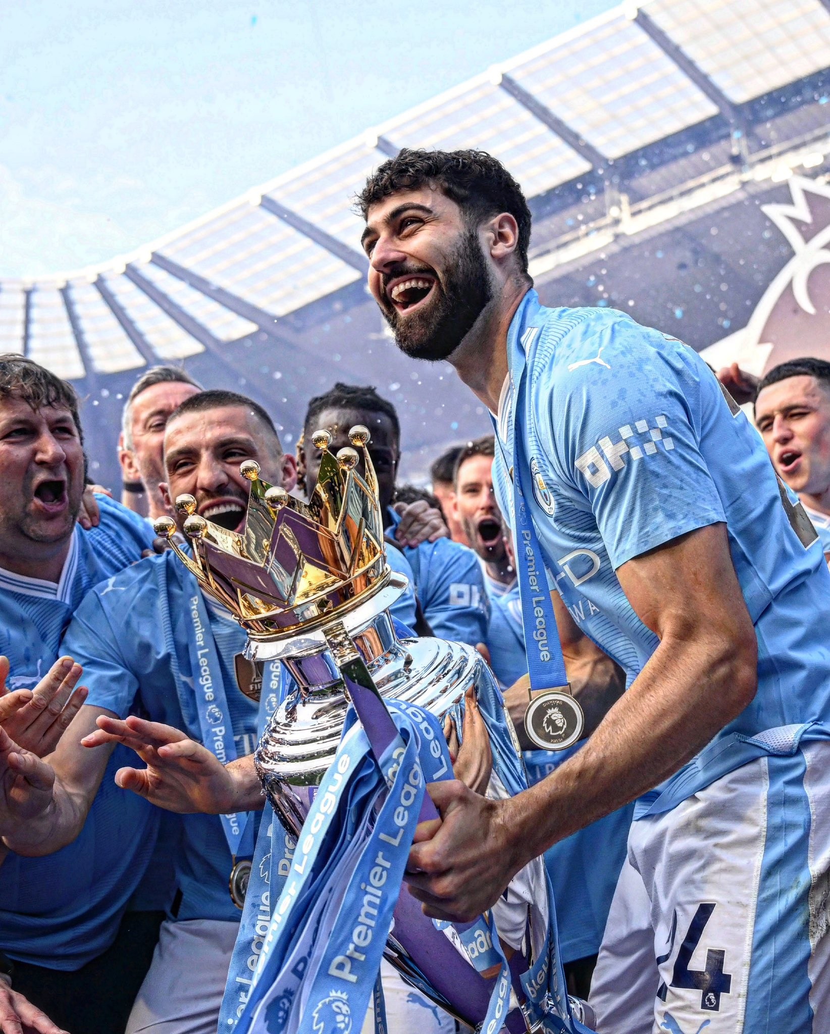 英超杯：曼联队憾负曼城队屈居亚军的简单介绍