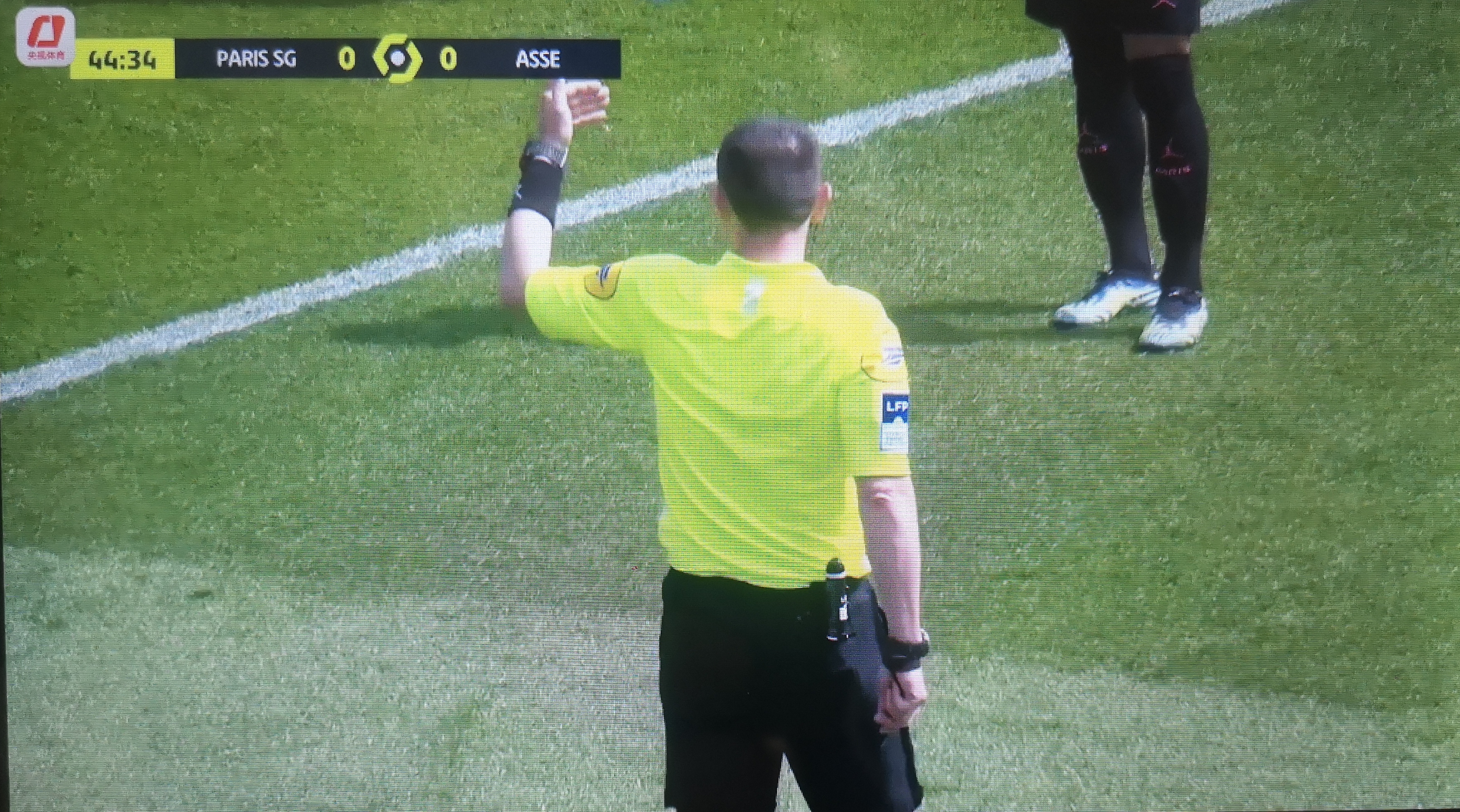 包含圣埃蒂安遭遇悲剧失利，积分榜下滑的词条