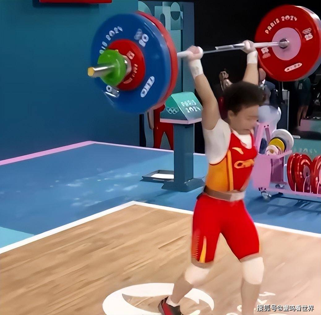 包含无情事实！男子举重比赛遭遇挑战的词条